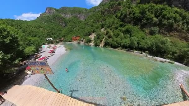 Река Шала Албания Июня 2023 Года Воздушный Вид Каньон Орлов — стоковое видео