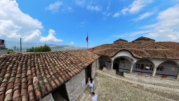 Berat Albanien Mai 2023 Luftaufnahme Des Kreuzganges Des Onufri Ikonographischen — Stockvideo