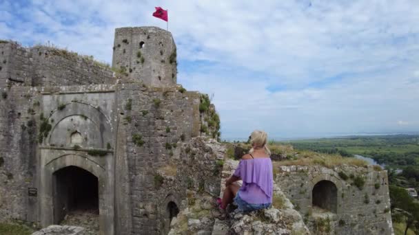 Castles Rich History Dating Back Ancient Times Leaves Tourists Fascinated — Stock Video