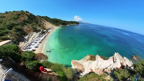 Plaża Pulebardha Albanii Zaprasza Gości Relaksu Pływania Rozkoszowania Się Zapierającymi — Wideo stockowe