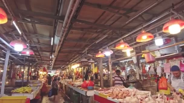 马来西亚吉隆坡 2023年1月 图安库 阿卜杜勒 拉赫曼是一个充满各种背景的人和小贩的热闹的湿市场的发源地 出售街头食品和当地美食 — 图库视频影像