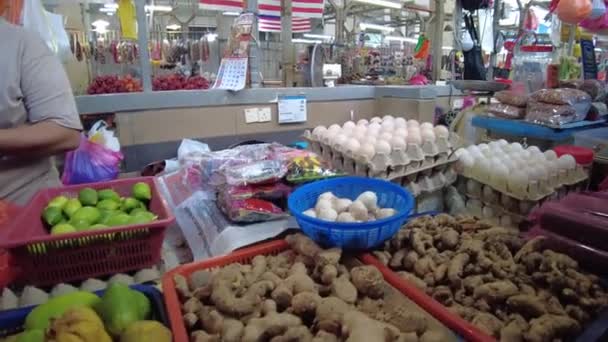 Kuala Lumpur Malaysia Jan 2023 Chow Kit Road Marknadens Grönsaksförsäljare — Stockvideo