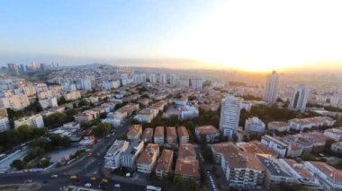 Ankara 'nın çok sayıda simgesi ve manzarası var: Ankara Şatosu, Atatürk Orman Çiftliği, Atatürk Anitkabir mozolesi, Kocatepe ve Melike Hatun camileri ve Hükümet Binaları.