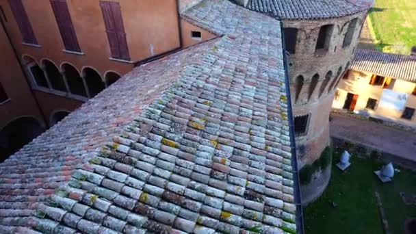 Die Festung Dozza Bietet Atemberaubende Ausblicke Auf Die Angrenzende Landschaft — Stockvideo