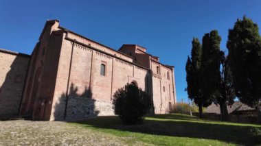 Monteveglio Manastırı olarak da bilinen Santa Maria Assunta Manastırı, İtalya 'nın Emilia-Romagna şehrinde bulunan bir ibadethane..