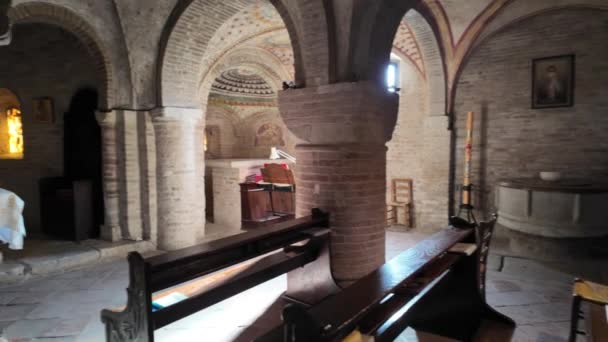Monteveglio Bolonia Italia 2023 Bajo Abadía Monteveglio Encuentra Cripta Santuario — Vídeo de stock