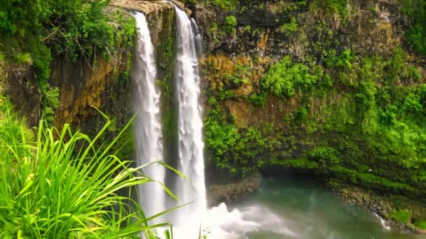 Légi Kilátás Trópusi Manawaiopuna Vízesés Nevezik Jurassic Park Vízesés Kauai — Stock videók