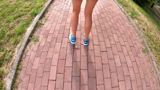 Faire Exercice Dans Parc Coucher Soleil Avec Une Paire Chaussures — Video