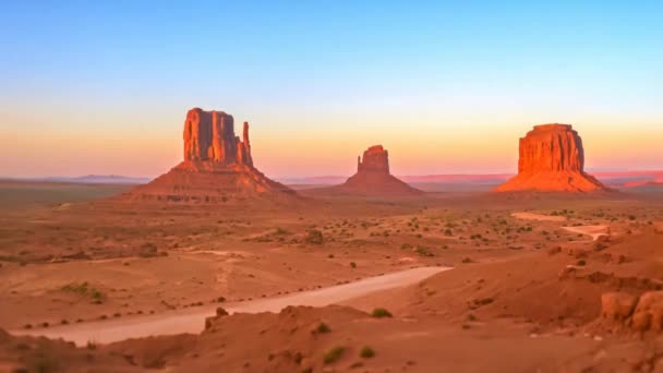 美国亚利桑那州和犹他州纳瓦霍部落公园纪念碑谷日落时的风景 电影背景 — 图库视频影像
