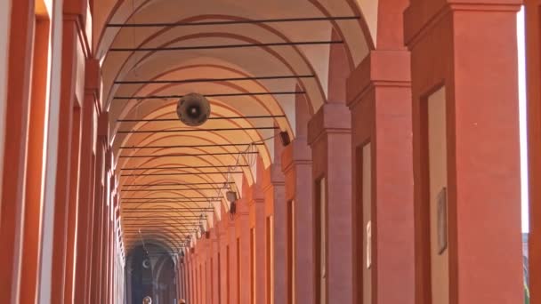Bologna Italië Feb 2024 Pelgrims Toeristen San Lucas Portico Die — Stockvideo