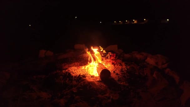 Focul Mișcare Lentă Noaptea Camping Flacăra Mișcă Grațios Căldura Aprinsă — Videoclip de stoc