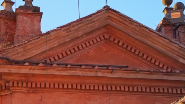 サンルカサンクチュアリのアーチウェイの下のビュー ボローニャ市 イタリア ヨーロッパのエミリアロマーニャ 建築背景について サンセットライトショット 日没の晴れた日 — ストック動画