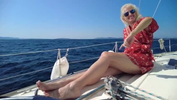 Kırmızılı Kız Yelkenlinin Üst Yelkenlisine Benziyor Hırvatistan Telascica Kornati Ulusal — Stok video
