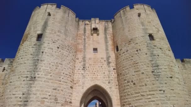普罗旺斯Aigues Mortes中世纪石堡入口 展示了法国的历史建筑 — 图库视频影像