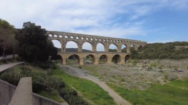 Fransa 'nın Provence bölgesindeki Pont du Gard tarihi Roma su kemeri, Nimes şehrine yakın. UNESCO Dünya Mirası