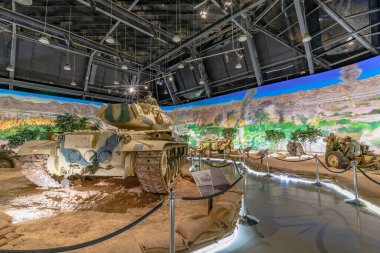 Kraliyet Tank Müzesi, Amman, Ürdün - 4 Mayıs 2024: 1950 'lerde Ürdün Kraliyet Tank Müzesi' nde bulunan ABD askeri tankının otantik diyoramı