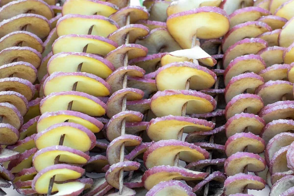 Patate Fritte Tagliano Nella Forma Una Spirale Spiedi Patatine Fritte — Foto Stock