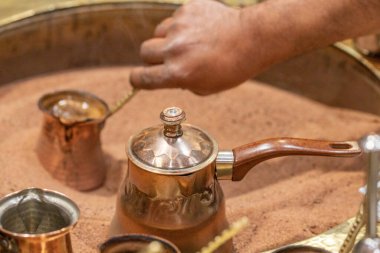Türk kahvesi, kahveyle yakın çekim. Yüksek kalite fotoğraf