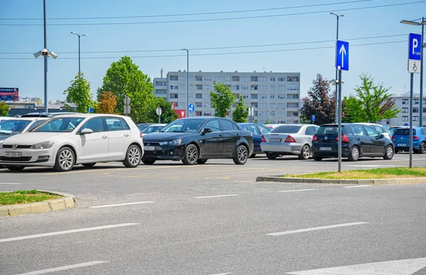 Zagabria Croazia Luglio 2021 Parcheggio Auto Nella Città Zagabria Croazia — Foto Stock
