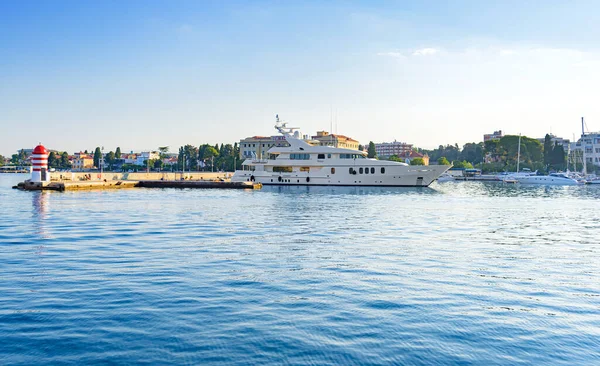 Zadar Kroatien Juli 2021 Schöne Yachten Stadthafen — Stockfoto