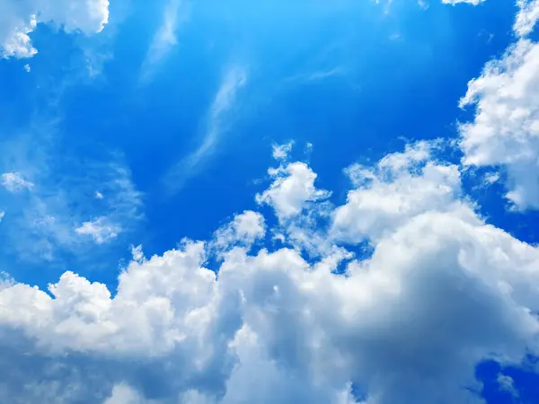 Nuvole Nel Cielo Luminoso Spazio Testo Immagine Stock