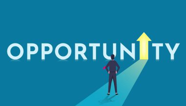 Fırsat kapısının önünde elinde ok sembolüyle duran bir iş adamı.