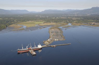 Batı Ormanı Ürünleri Terminali, Cowichan Körfezi, Vancouver Adası, British Columbia, Kanada.