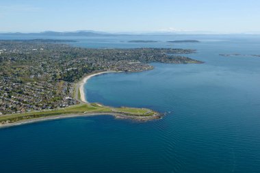 Clover Point Park ve Dallas Yolu 'nun arka planında Oak Bay, Victoria, Vancouver Adası, British Columbi