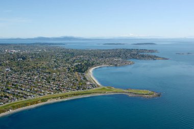 Clover Point Park ve Dallas Yolu 'nun arka planında Oak Bay, Victoria, Vancouver Adası, British Columbi