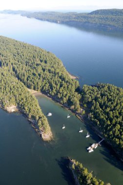 Conover Cove 'un hava fotoğrafı, Wallace Adası Deniz İl Parkı, Körfez Adaları, Britanya Kolumbiyası, Kanada.