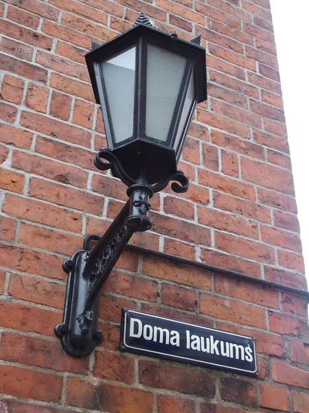 Historische Lantaarn Straatnaambord Doma Laukums Kathedraal Plein Riga Letland — Stockfoto