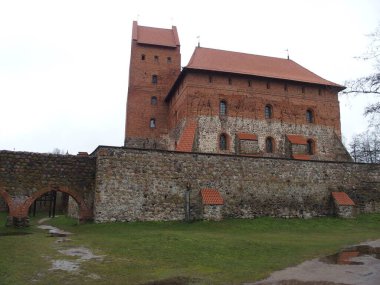 Litvanya 'daki Trakai demirli kalesinin inşaatı