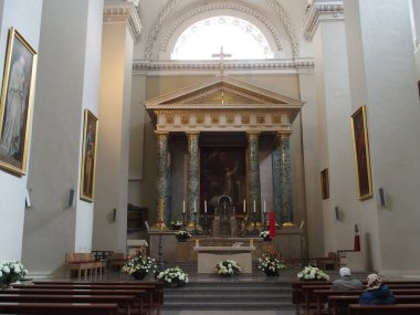 Litvanya, Vilnius 'taki Aziz Stanislaus Katedrali' nde sunak.