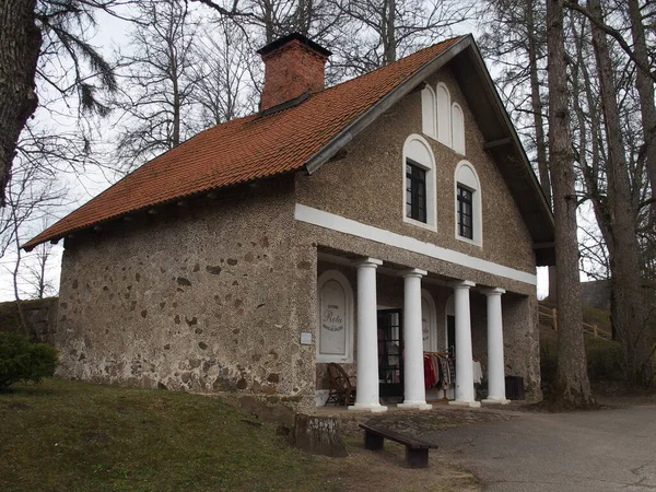 Letonya Sigulda Yakınlarındaki Turaida Müzesi Nin Oradaki Taş Bina — Stok fotoğraf