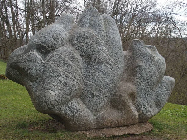Letonya, Sigulda yakınlarındaki Turaida Müzesi 'nin heykel bahçesinde.