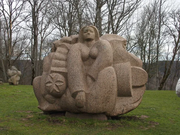 Ogrodzie Rzeźbiarskim Rezerwatu Muzealnego Turaida Koło Siguldy Łotwa — Zdjęcie stockowe
