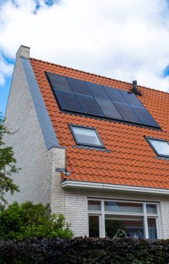Ev Çatı Üzerine Güneş Paneli, Lahey, Hollanda 'da Alternatif Jeneratör Enerjisi