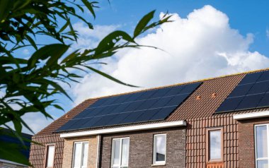 Ev Çatı Üzerine Güneş Paneli, Lahey, Hollanda 'da Alternatif Jeneratör Enerjisi