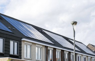 Ev Çatı Üzerine Güneş Paneli, Lahey, Hollanda 'da Alternatif Jeneratör Enerjisi