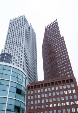 Hollanda, Lahey 'deki ünlü Siluet Binası Merkez İstasyonu' ndan çok uzak değil..