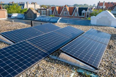 Ev Çatı Üzerine Güneş Paneli, Lahey, Hollanda 'da Alternatif Jeneratör Enerjisi