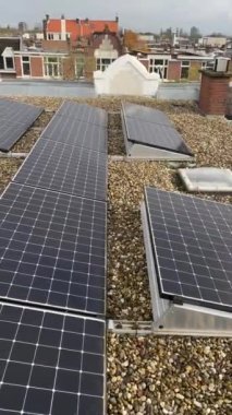Ev Çatı Üzerine Güneş Paneli, Lahey, Hollanda 'da Alternatif Jeneratör Enerjisi