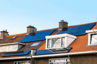 Ev Çatı Üzerine Güneş Paneli, Lahey, Hollanda 'da Alternatif Jeneratör Enerjisi