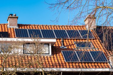 Ev Çatı Üzerine Güneş Paneli, Lahey, Hollanda 'da Alternatif Jeneratör Enerjisi