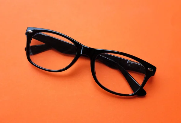 Modern Bir Gözlük Gözlük Gözlük Gözlük Siyah Çerçeveler Parlak Turuncu — Stok fotoğraf