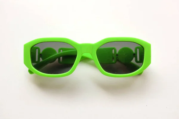 Solglasögon Runda Ingreen Plast Ram Isolerad Vit Bakgrund Retro Mode — Stockfoto