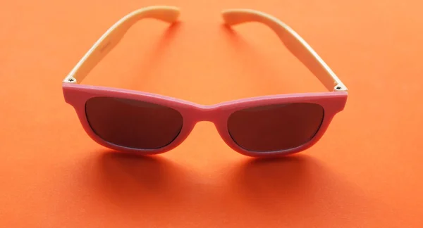 Gafas Sol Redondas Marco Plástico Rosa Aisladas Sobre Fondo Blanco — Foto de Stock