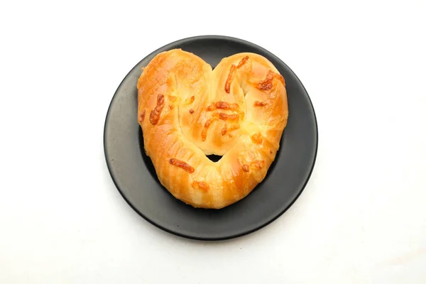 Köstliche Hausgemachte Brot Frisch Gebacken Herzförmige Bäckerei Weiche Brezeln Brot — Stockfoto
