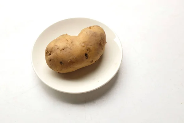 Sterty Świeżego Surowego Główki Ziemniaka Solanum Tuberosum Lub Izolatu Młodego — Zdjęcie stockowe