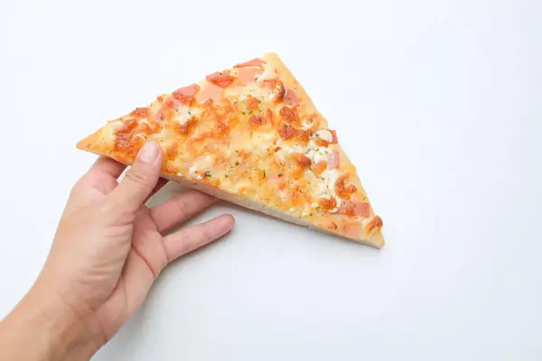 Pyszny Cienki Plasterek Pizzy Ananasem Szynką Ser Hawajska Pizza Ceramicznej — Zdjęcie stockowe